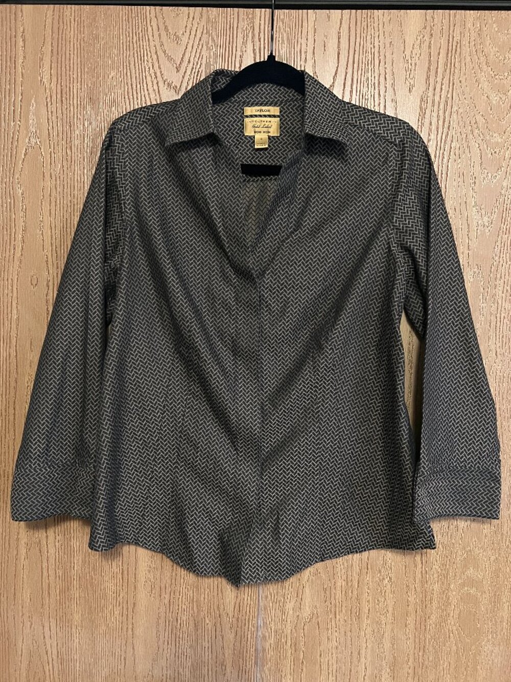 Investments Gold Label Taylor V-Neck Shirt Herringbone Size 8